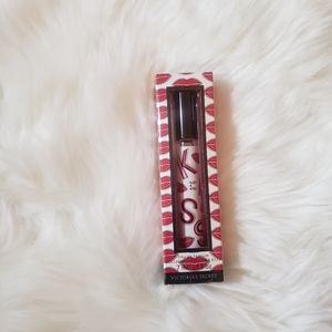 Victoria secret women kissed gift